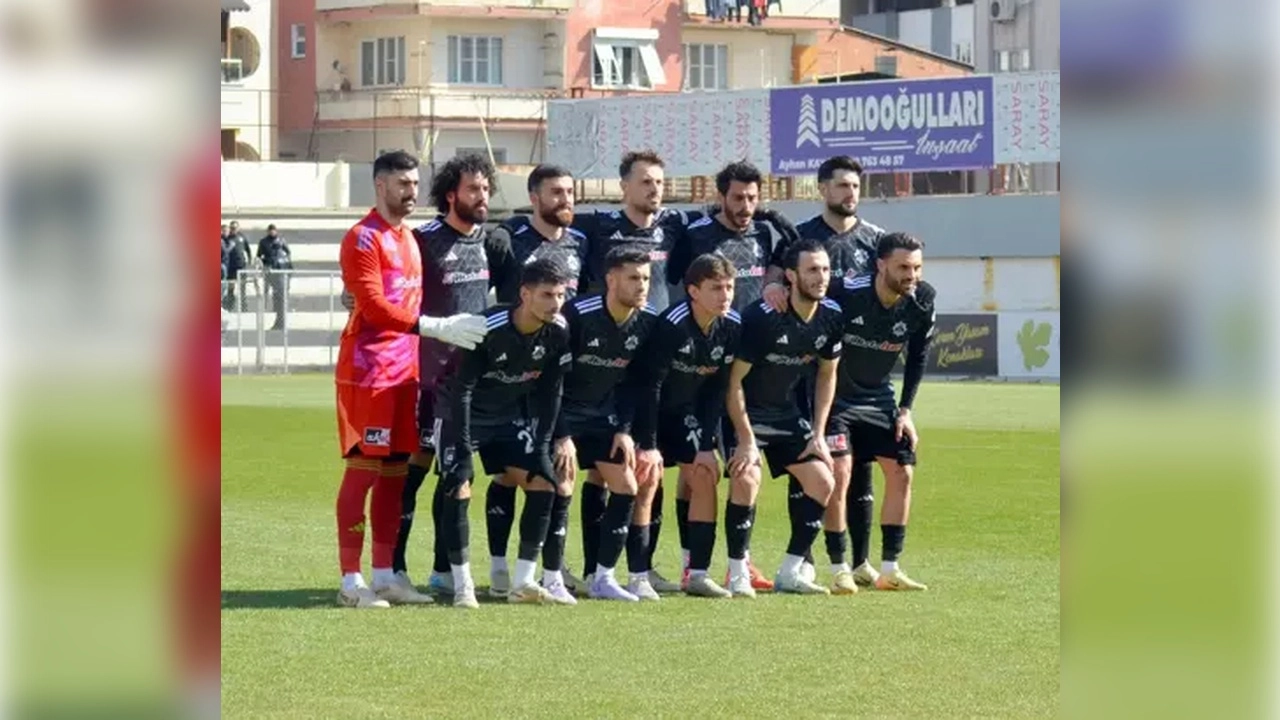 Yeşil sahada dostluk kazandı: Nazillispor – 68 Aksaray Belediyespor maçı berabere bitti