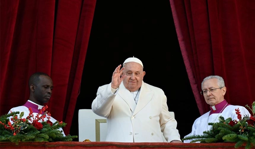 Papa Franciscus hastanelik oldu