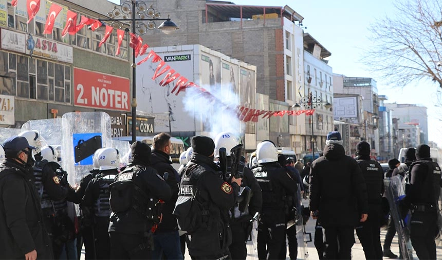 Van’da kayyum kararı sonrası ortalık karıştı