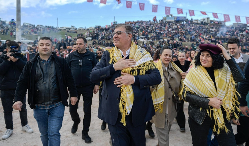 Başkan Tugay, 35. Poyracık Geleneksel Folklorik Deve Gösteri Festivali'nde: Halkımız neredeyse ben orada olurum.