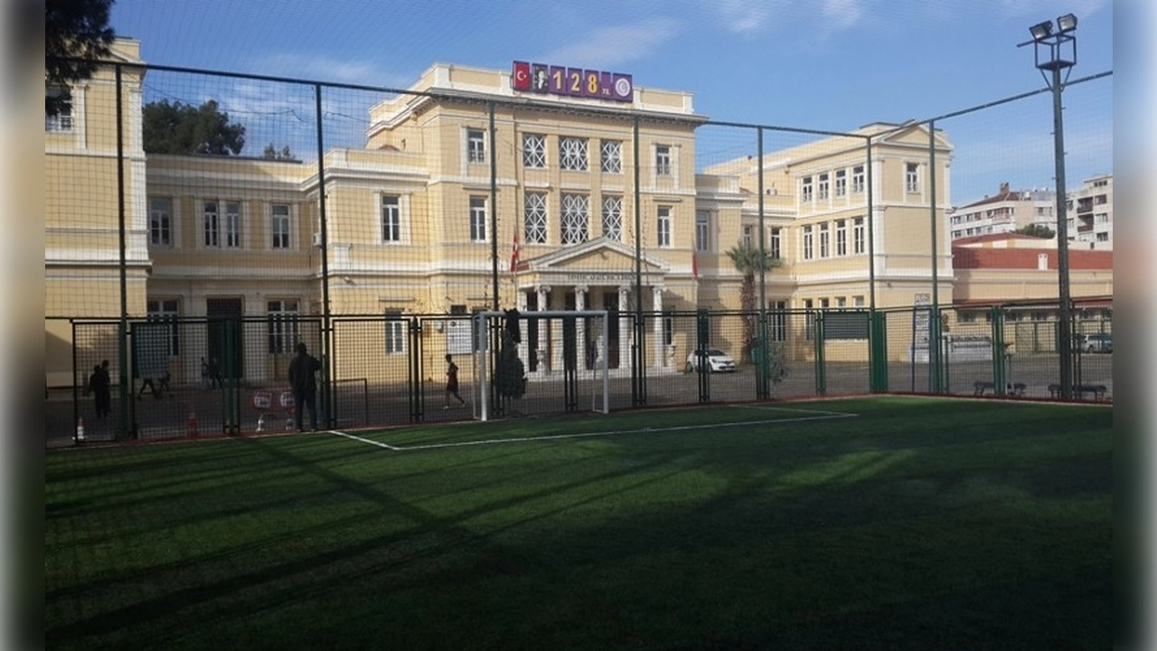 Göztepe Spor Okulları, İzmir Atatürk Lisesi'nde