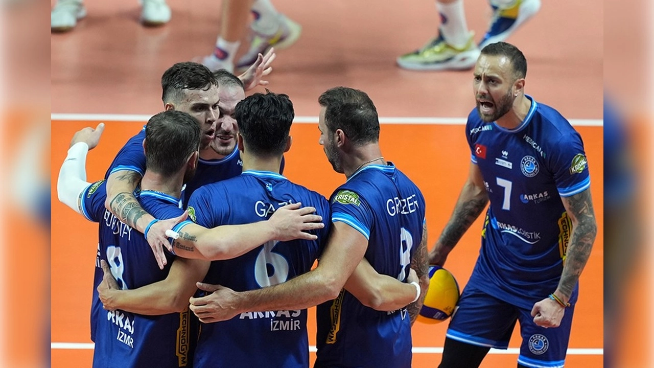 Arkas Spor, Efeler Ligi'nde beşincilik maçına çıkıyor haberinin görseli