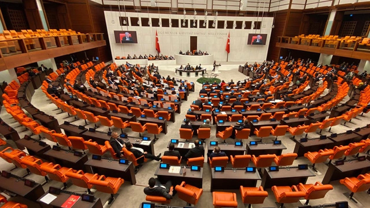 Emek-meslek örgütlerinden o düzenlemeye tepki: Bu baskı politikalarıyla toplumu susturamazsınız