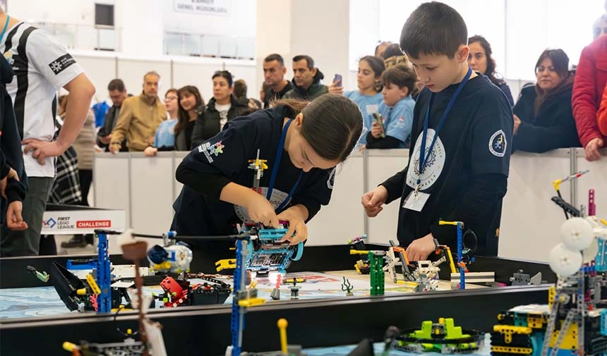 İzmir’de FIRST LEGO League heyecanı: Bilim Kahramanları bu sezon okyanusları keşfedecek