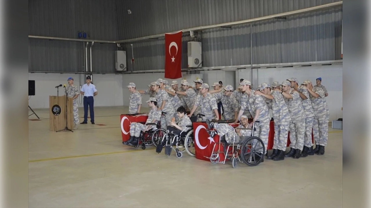 Muğla'da engelli bireyler askerlik hayalini gerçekleştirdi haberinin görseli