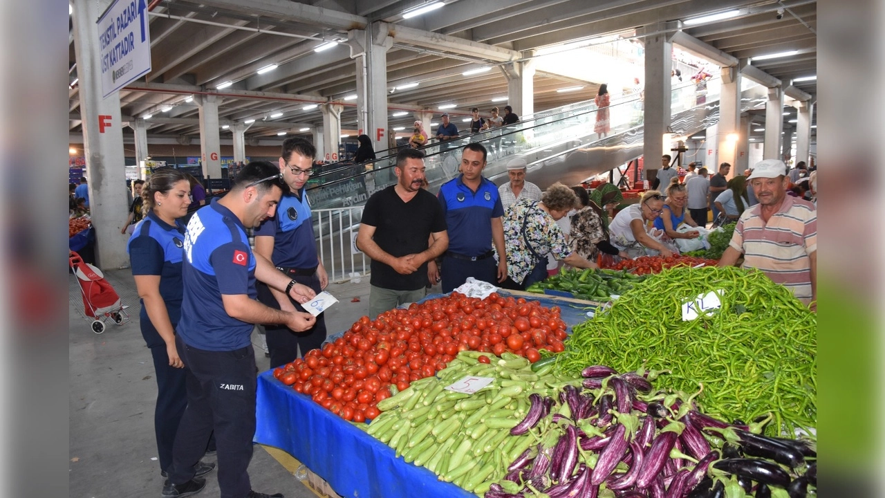 Menemen'in pazar yerleri yenileniyor