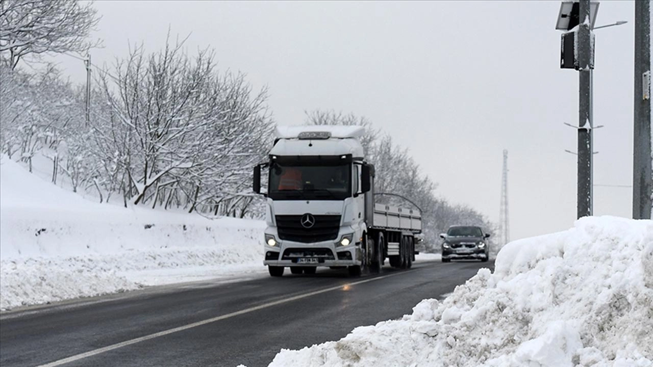 Ağır taşıt kısıtlaması sona erdi: Bazı yollar tekrar kullanıma açıldı