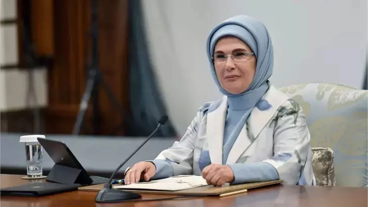 Emine Erdoğan’dan kongre paylaşımı: Milletimizin geleceğe uzanan güçlü iradesi