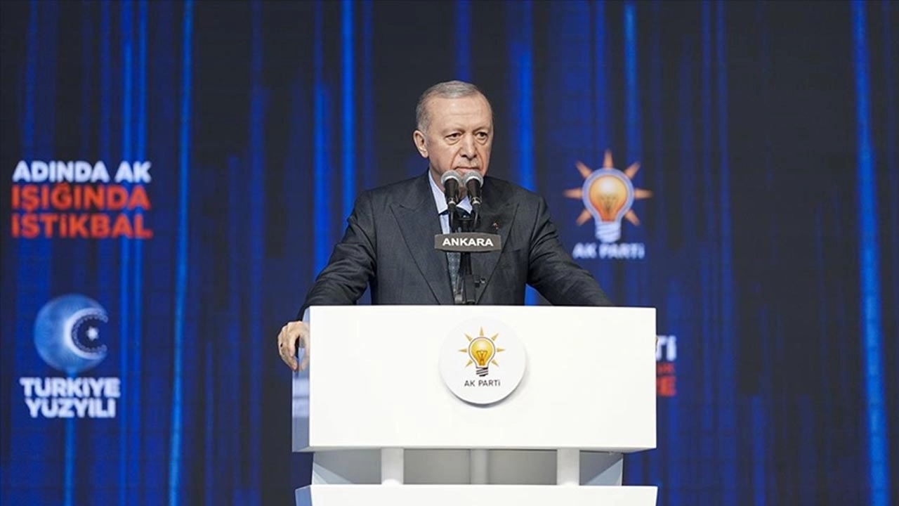 Recep Tayyip Erdoğan, AK Parti Genel Başkanlığına yeniden seçildi