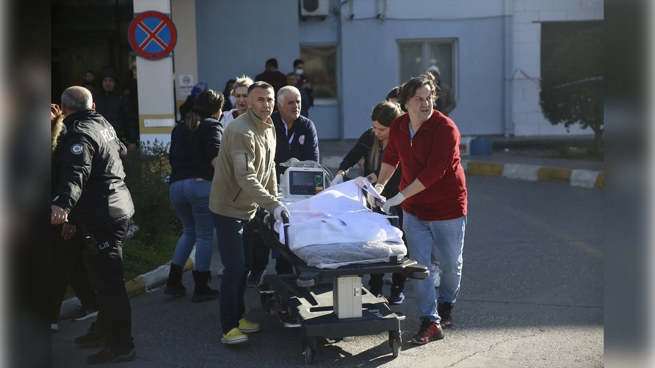 Yaralı çocuğun imdadına ambulans helikopter yetişti