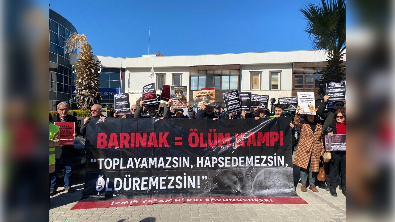 Menemen Belediyesi’nde hayvanlara yönelik şiddet protesto edildi