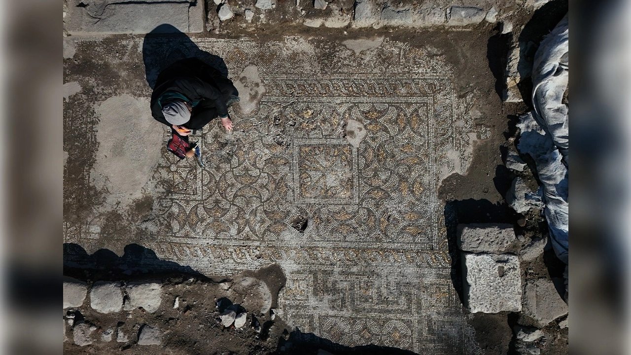 Roma dönemine ait "Mozaikli Ev" gün yüzüne çıktı