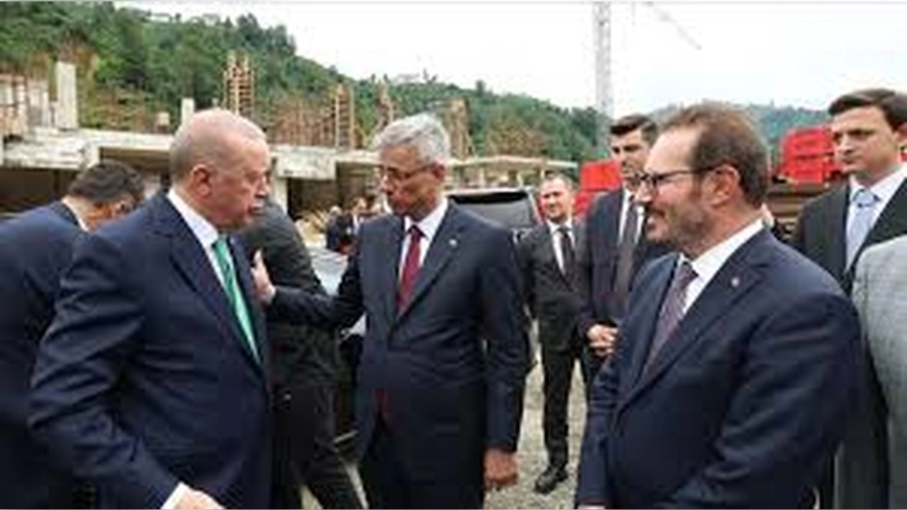 Cumhurbaşkanı Erdoğan, Rize'de incelemelerde bulundu haberinin görseli