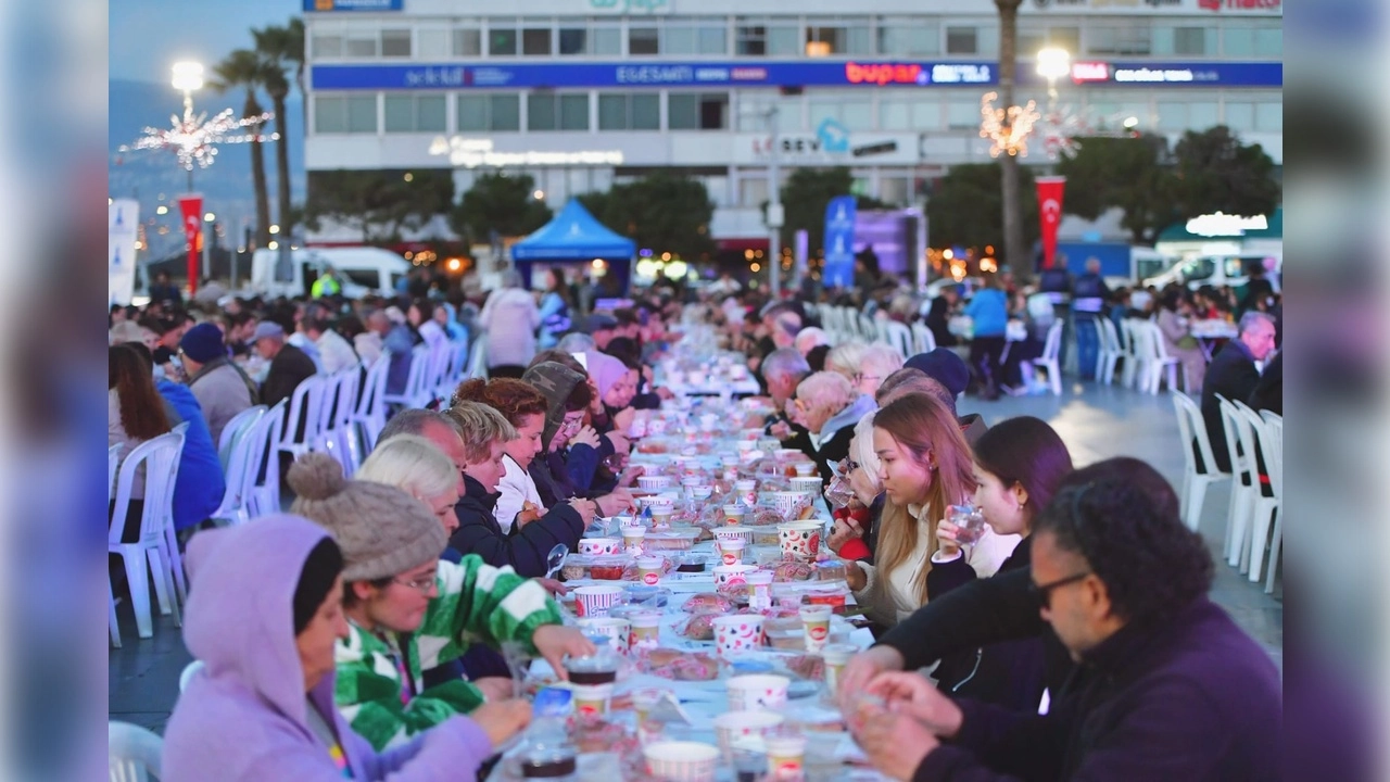 İzmir’de Ramazan bereketi dayanışmayla büyüyecek