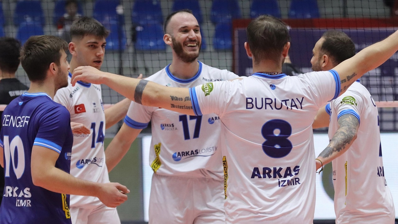 Arkas Spor, İstanbul Gençlik Spor'u ağırlıyor