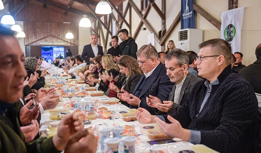 Başkan Tugay Tireliler ile iftar sofrasında buluştu