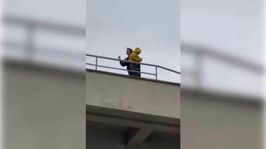 Bunalıma girdiği iddia edildi: Engelli oğluyla intihara kalkıştı