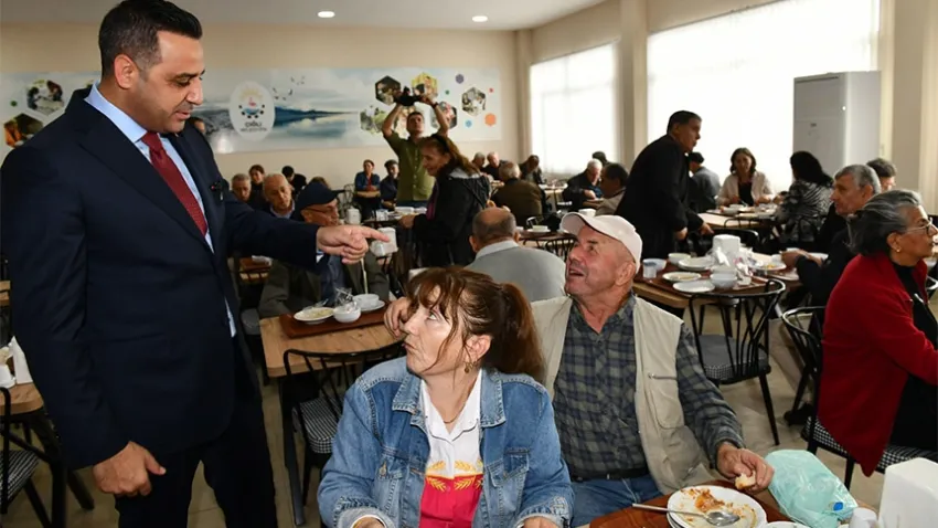 Çiğli’de mahalleli iftar sofrasında buluşuyor