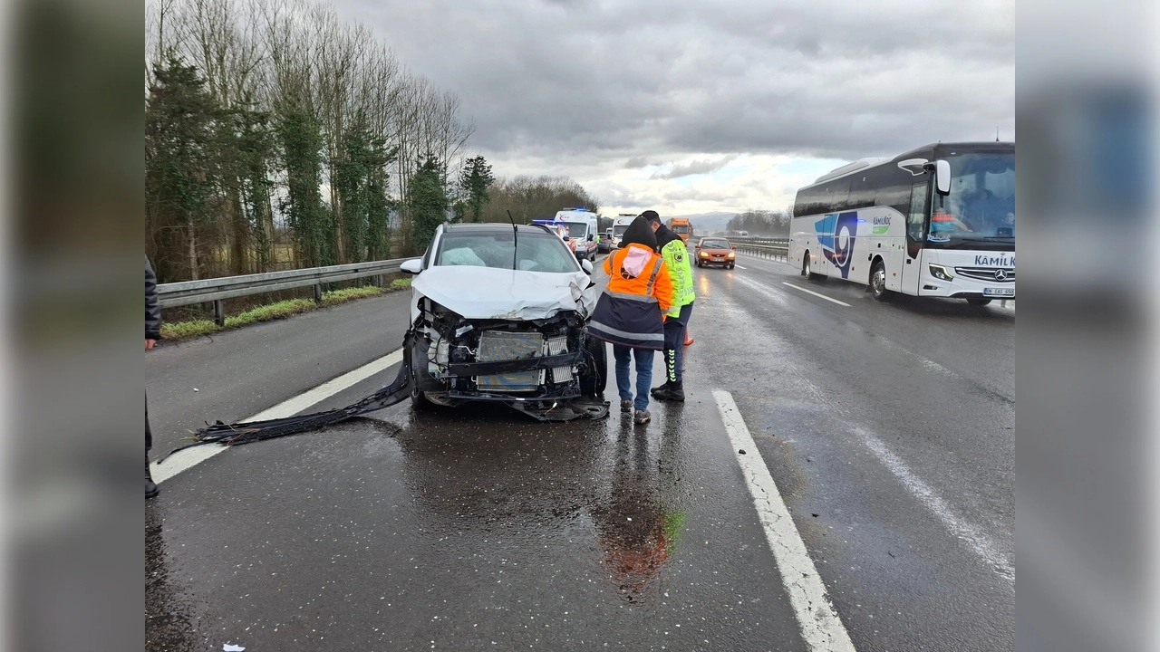Düzce’de trafik kazası: 2 kişi yaralandı haberinin görseli