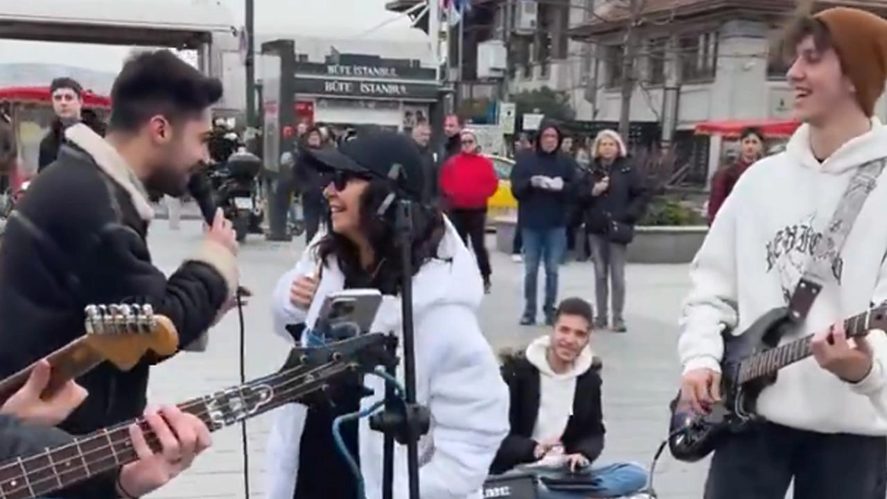 Fatma Turgut’tan sokak müzisyenlerine tatlı sürpriz: Ekrem İmamoğlu yeniden paylaştı