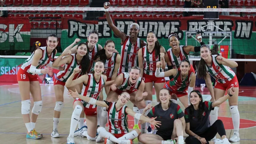 Göztepe ve Karşıyaka filede finallerde