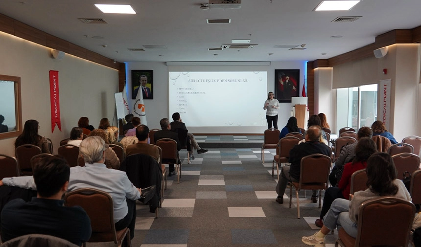 İzmir’de bağımlı yakınlarına seminer haberinin görseli