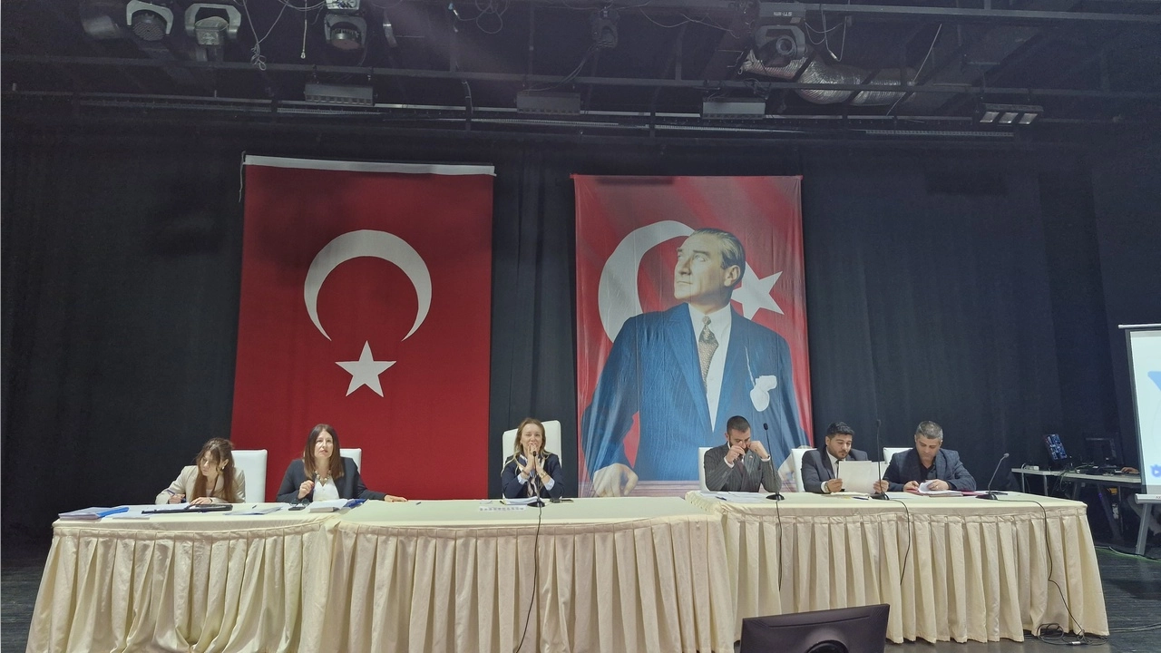 Konak Belediyesi Mor Bayrak Projesi'ni hayata geçiriyor haberinin görseli