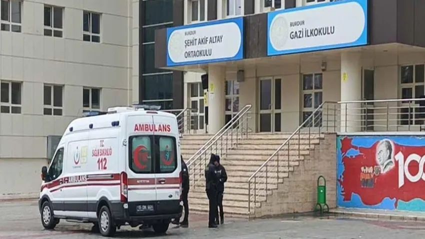 Noodle zehirlenmesi 4 öğrenciyi hastanelik etti!