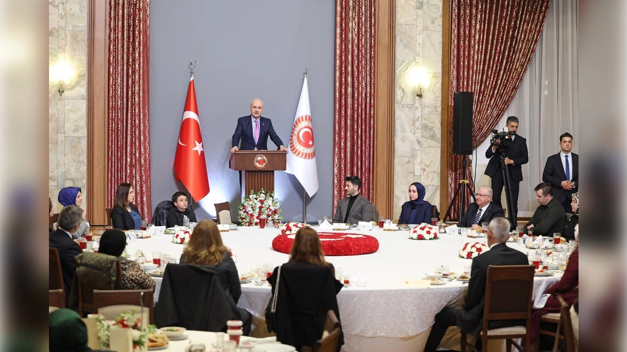 TBMM Başkanı Kurtulmuş: Terör fitnesini tarihin çöplüğüne atacağız haberinin görseli