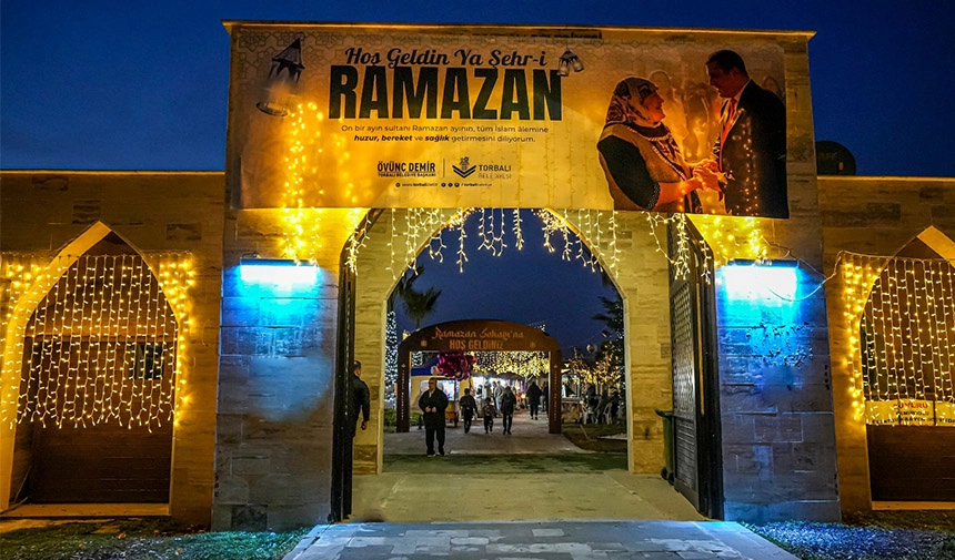 Torbalı’da Ramazan sokaklarına ilgi yoğun haberinin görseli