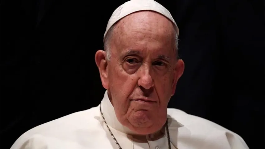 Vatikan'dan Papa ile ilgili önemli açıklamalar haberinin görseli