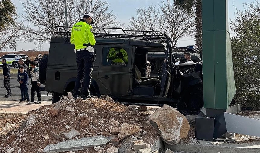 Polis aracı kaza yaptı :Çok polis yaralandı!