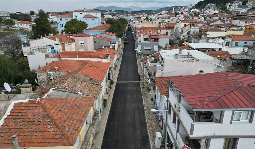 Urla’da asfalt seferberliği: Yollar modern görünüme kavuşuyor