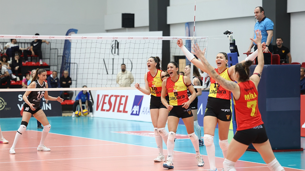 Göztepe voleybolda dörtlü finale kaldı 