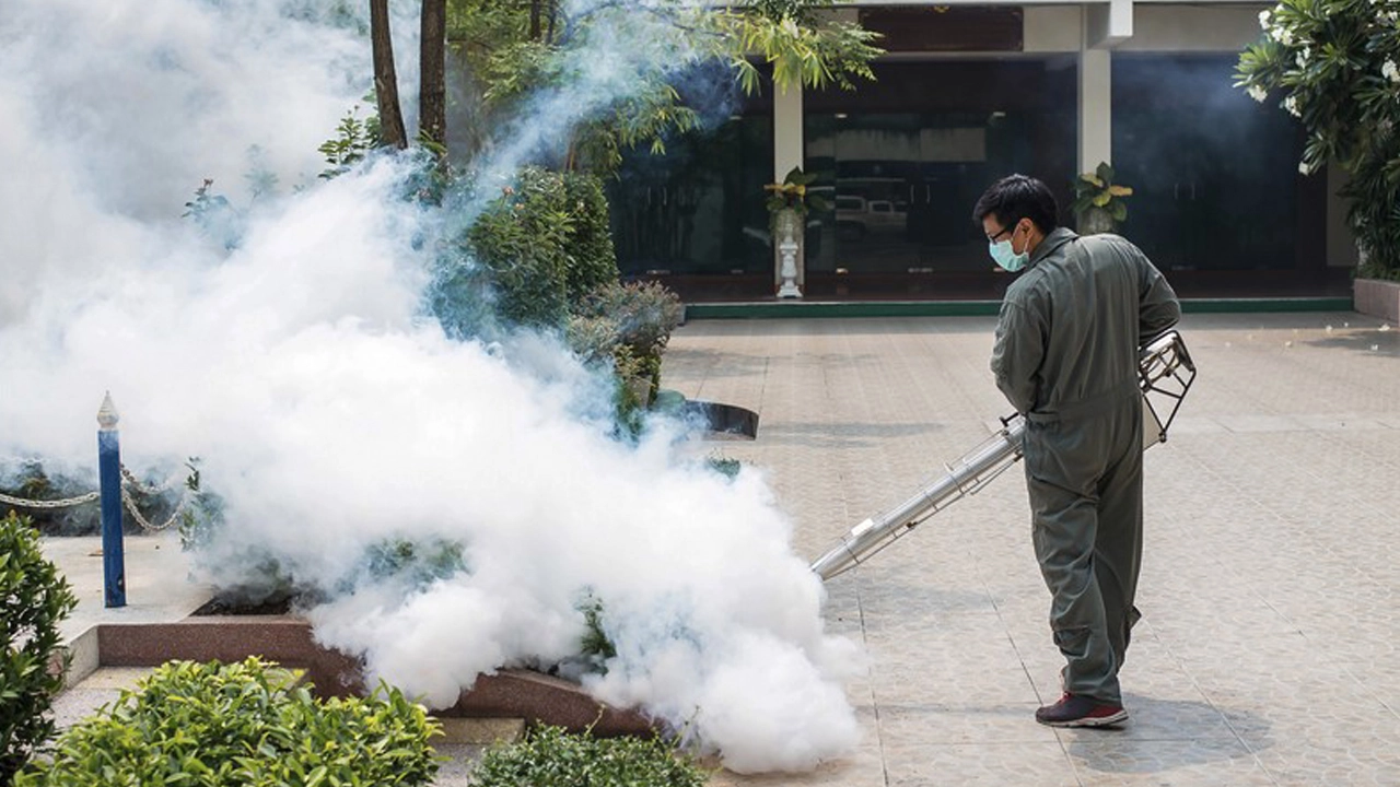 Torbalı’da yaza hazırlık için larva ilaçlama çalışmaları başladı