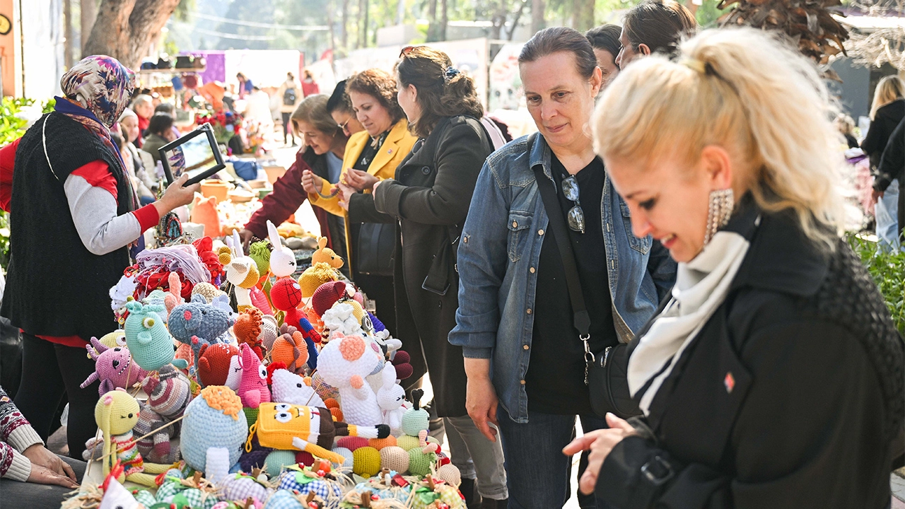 Bornova’da Hediyelik Eşya Günleri: Kadınlar üretiyor, dayanışma büyüyor