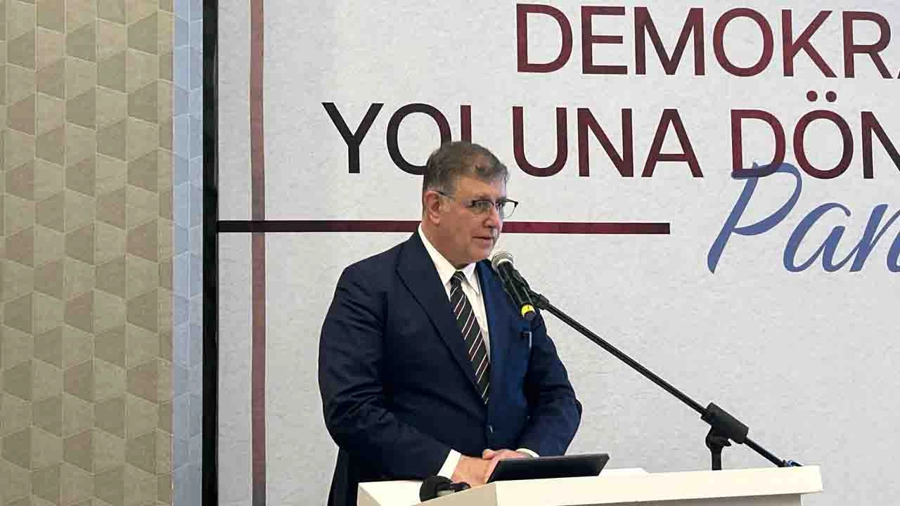 İzmir’den demokrasi çağrısı: Antidemokratik yasalar ve seçim süreçleri ele alındı