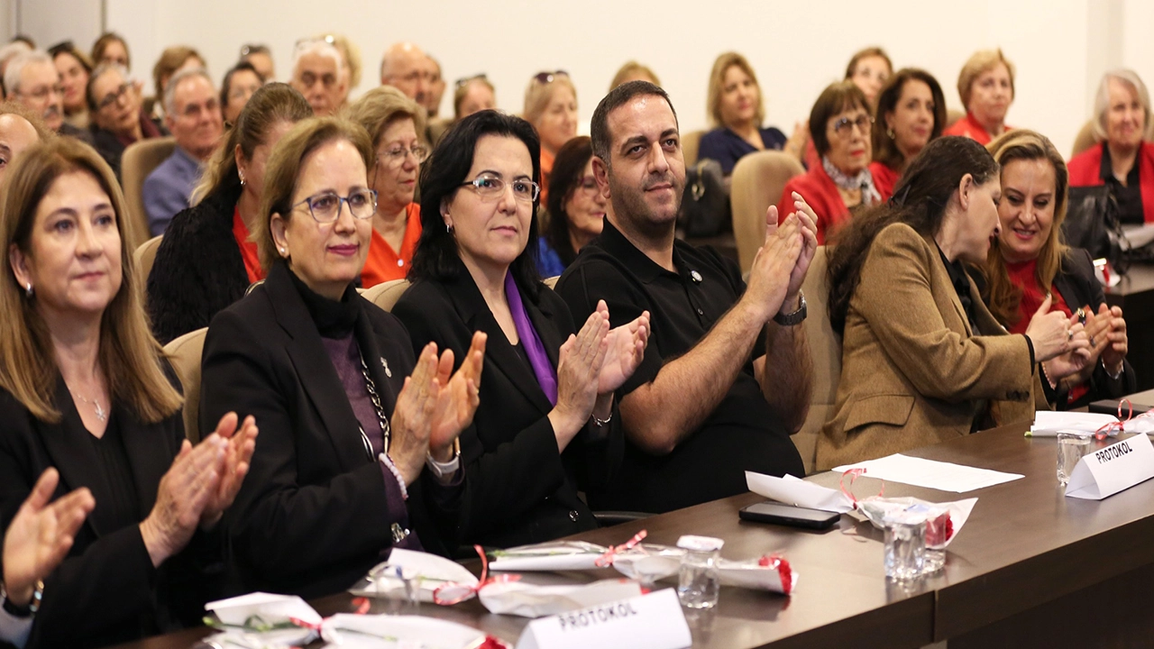 8 Mart’ta kadınlar için bir ses de Narlıdere’den yükseldi