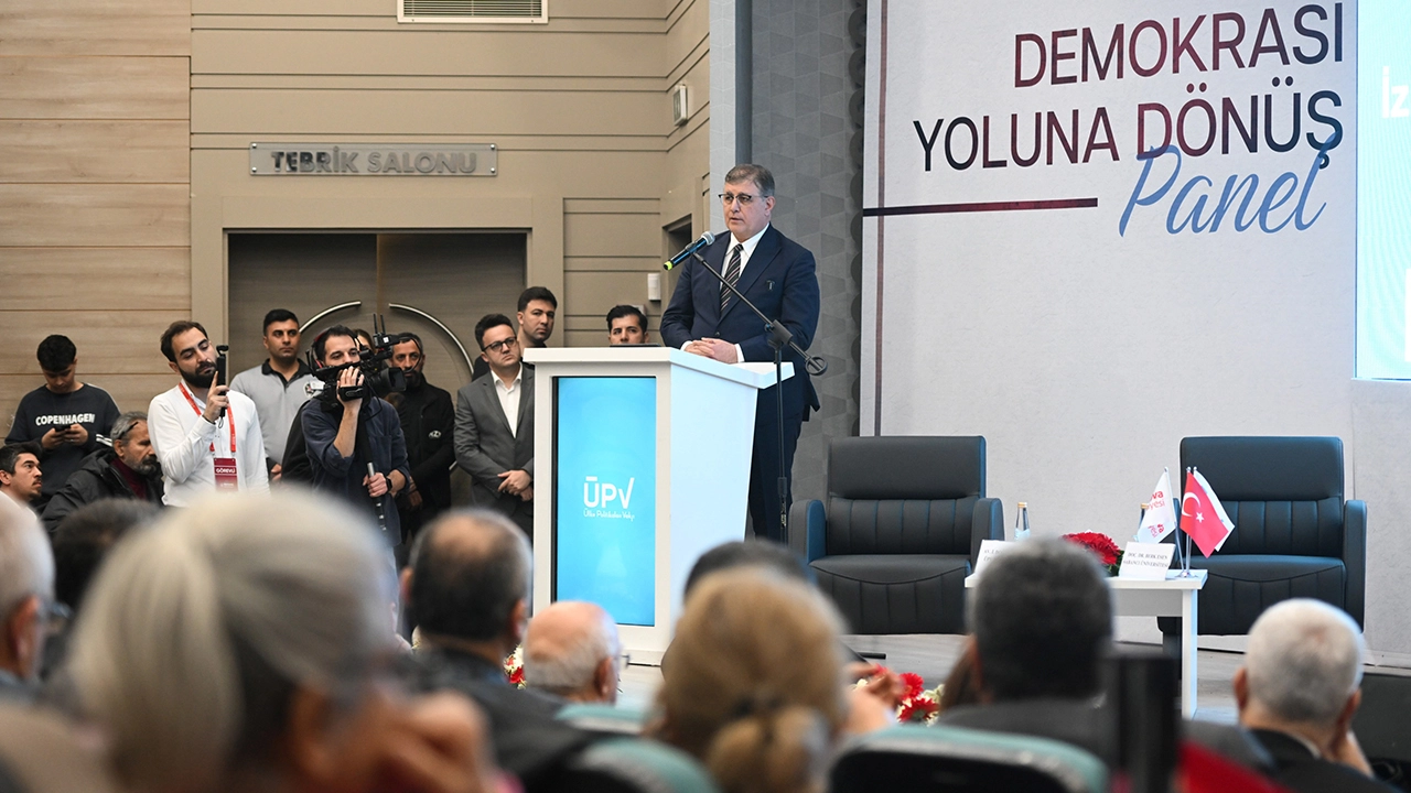 Başkan Tugay: İmamoğlu'nun adaylığını yürekten destekliyorum