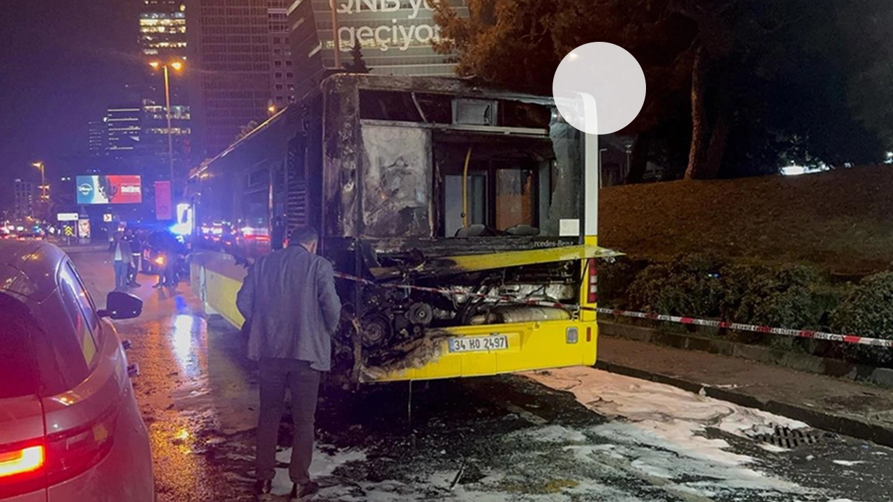 İstanbul'da özel halk otobüsü alev aldı