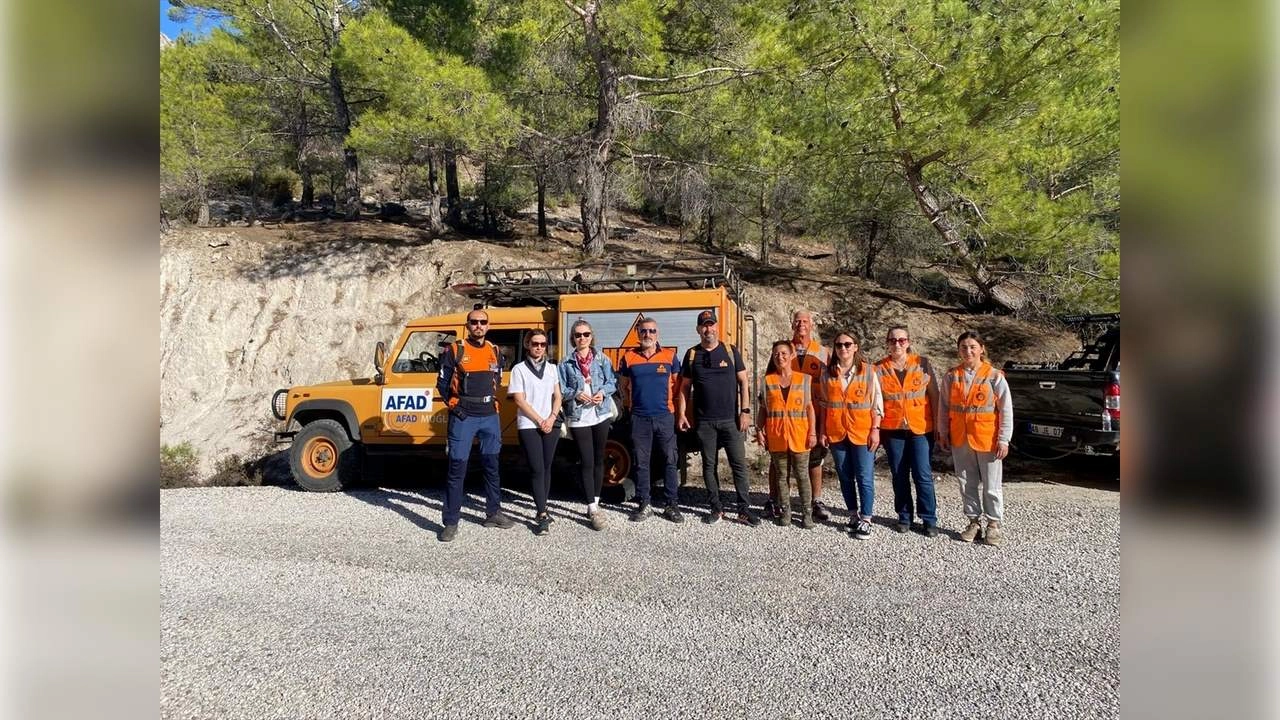 Muğla'da ormanlık alanda kaybolan kişiler kurtarıldı