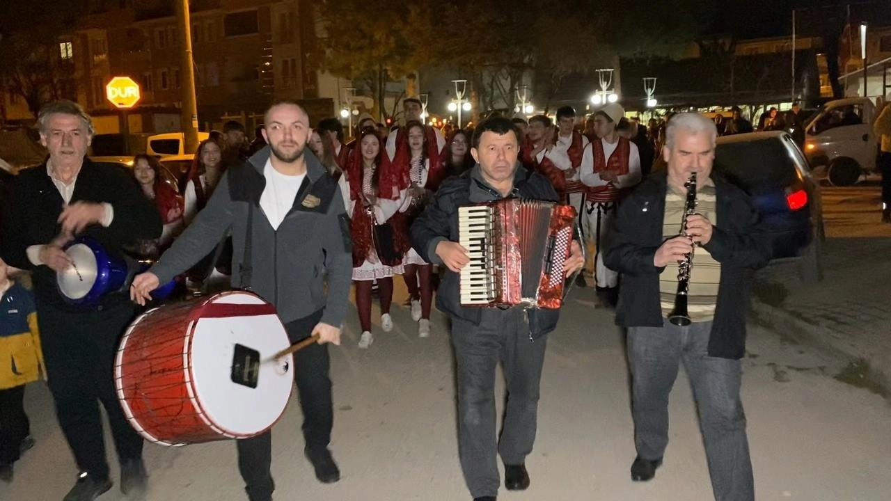 Başlık: Bursa’da Rumeli ezgileri eşliğinde sahur