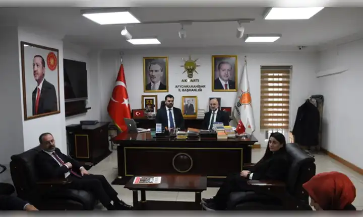 AK Parti Genel Sekreteri İnan: Masmavi İzmir Körfezi'ni şu an kapkara bir hale getirdiler haberinin görseli