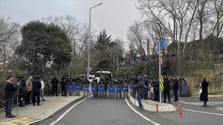 İBB soruşturması kapsamında aranıyordu: 2 hafta önce telefonunu evde bırakıp yurt dışına gittiği ortaya çıktı haberinin görseli