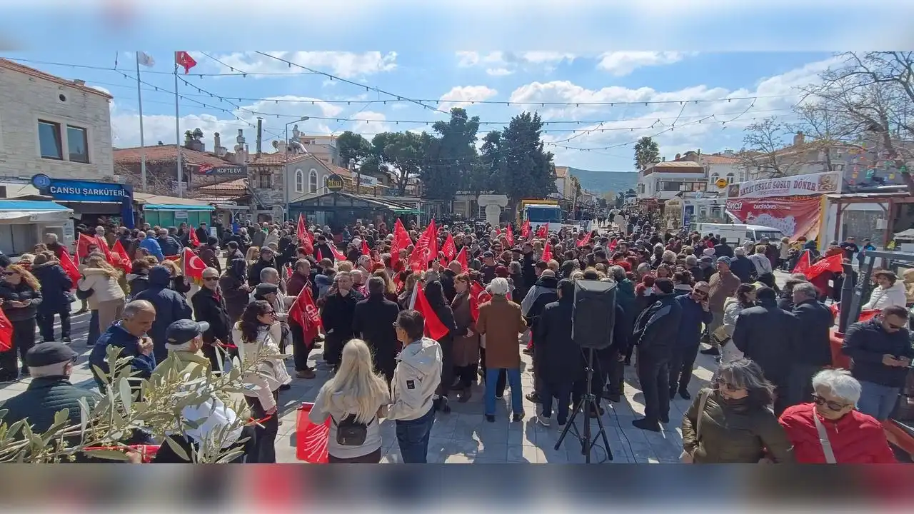 İzmir'de İmamoğlu'na destek gösterileri sürüyor