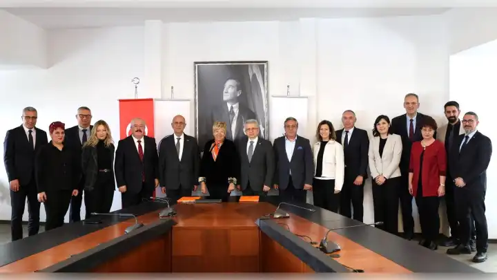 İzmir Ekonomi Üniversitesi'nden tarıma destek  haberinin görseli