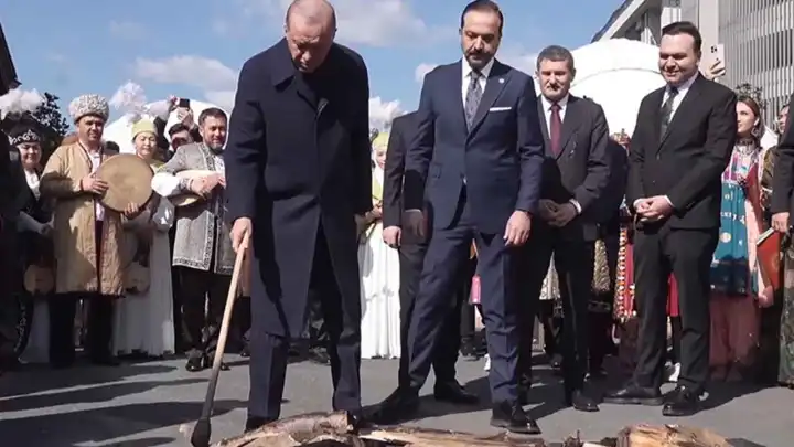 Cumhurbaşkanı Erdoğan nevruz ateşini yaktı haberinin görseli