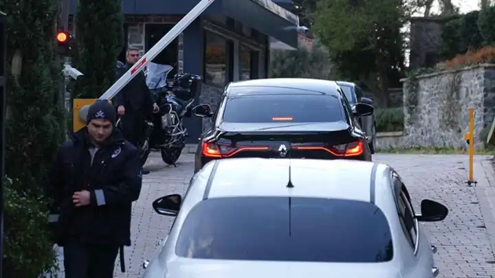 İBB'deki yolsuzluk ve terör soruşturmalarında gözaltına alınan şüphelilerin ifade işlemleri devam ediyor haberinin görseli