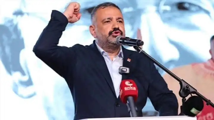 İzmir’de yasaklar başlarken, CHP İl Başkanı Aslanoğlu’nun çağrısı dikkat çekti haberinin görseli