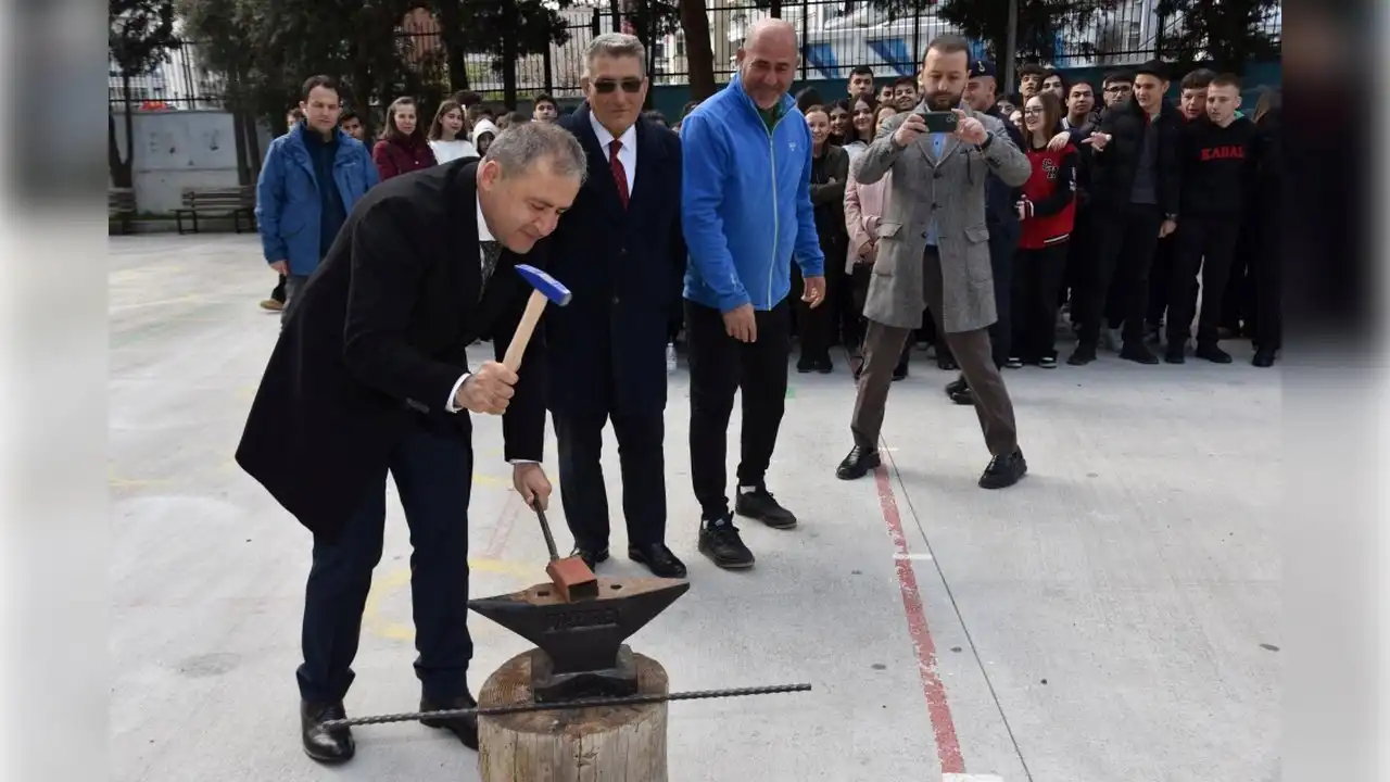 Karşıyaka'da Nevruz coşkusu